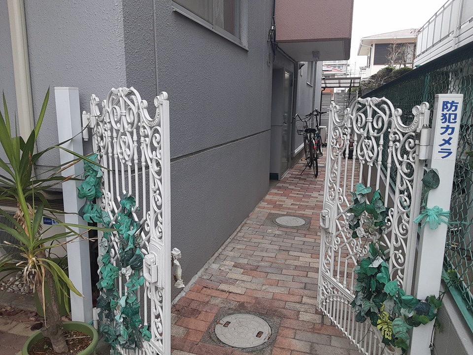 15/23 エントランス