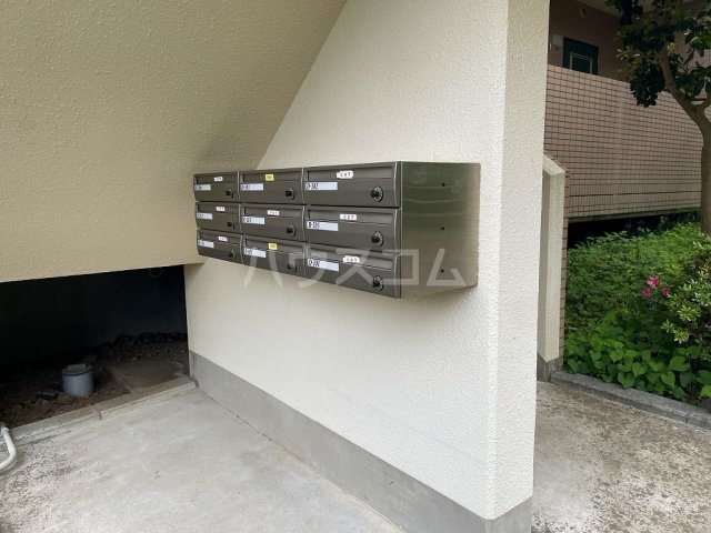 21/23 エントランス