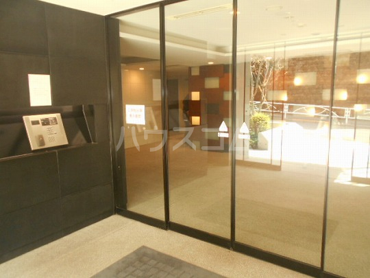 22/30 エントランス