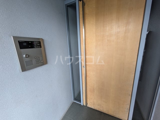 20/30 エントランス