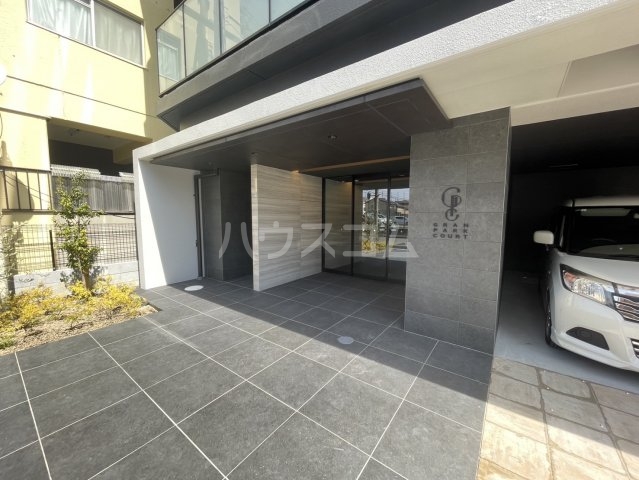 22/30 エントランス