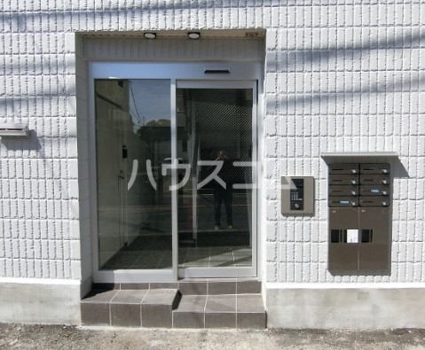 16/26 エントランス