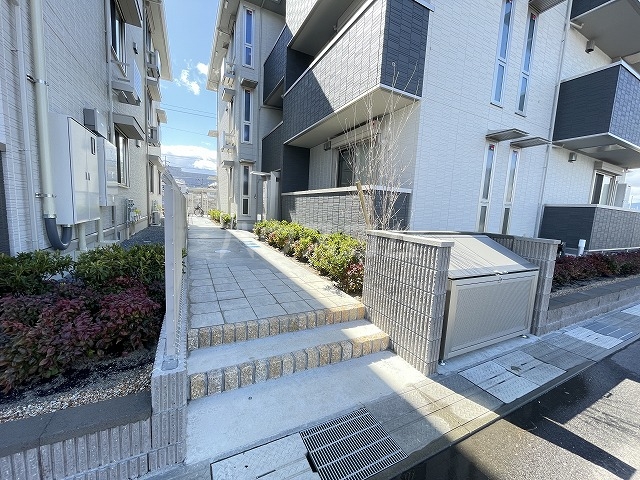 22/30 エントランス