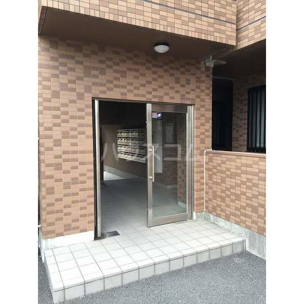 14/16 エントランス
