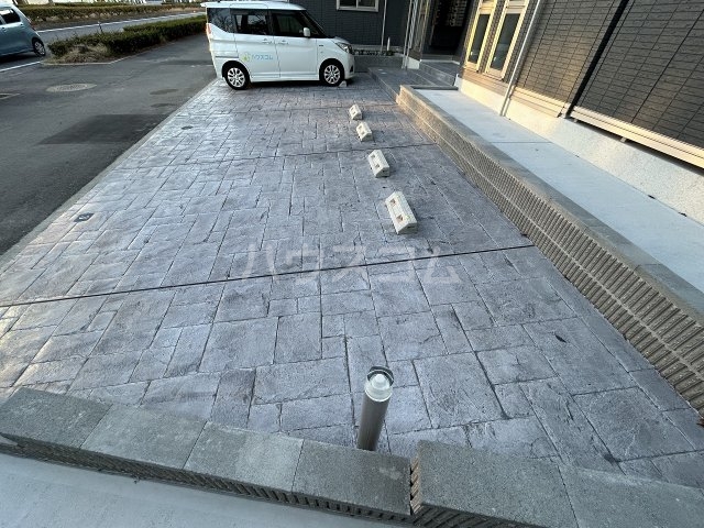 28/30 駐車場