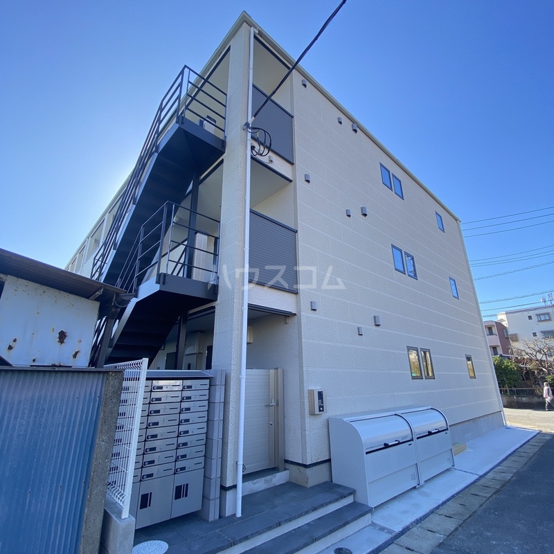 24/30 エントランス