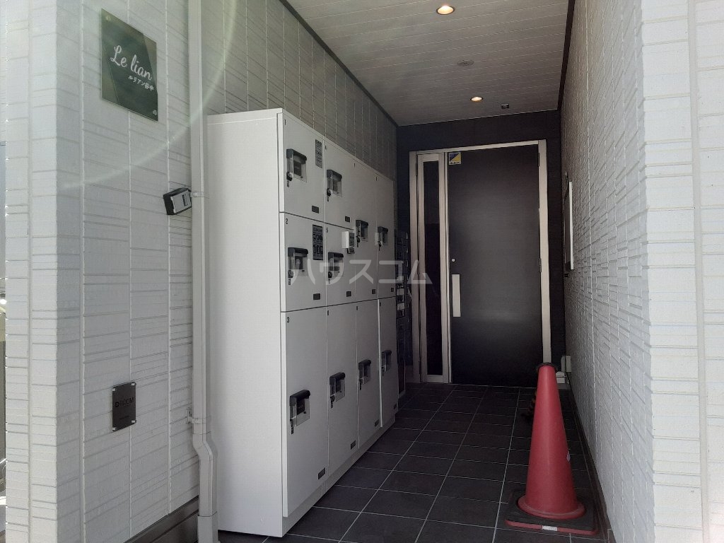 2/4 エントランス