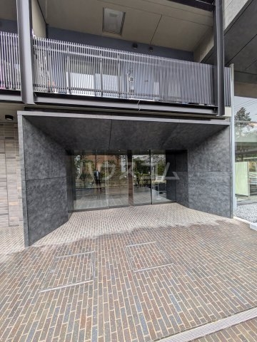 28/30 エントランス