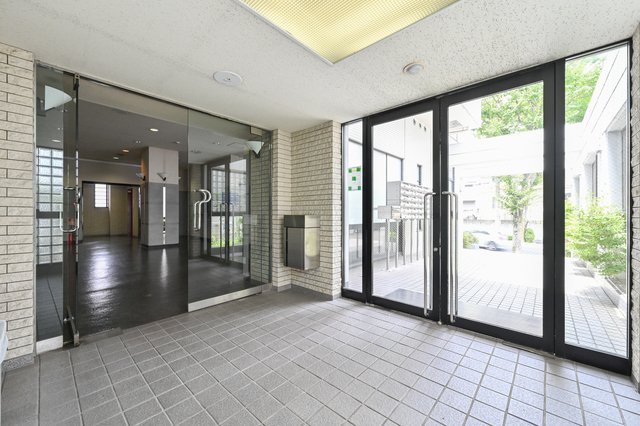 19/26 エントランス