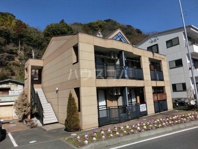 21/28 駐車場