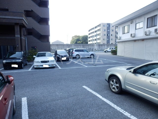 15/18 駐車場