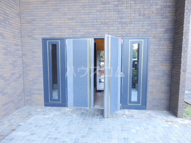 14/18 エントランス