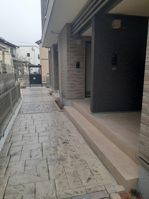 18/26 エントランス