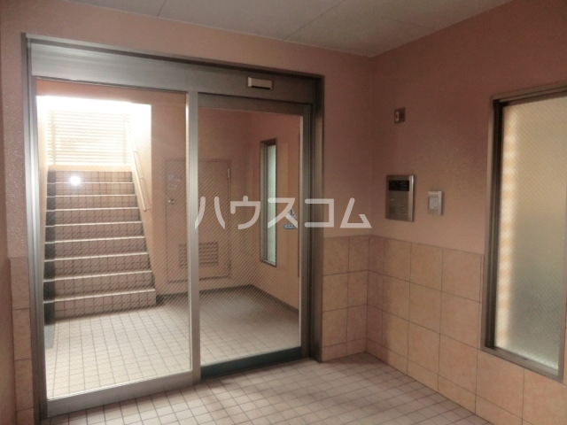 28/29 エントランス