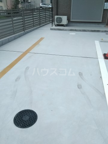 25/27 駐車場