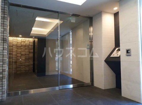 16/25 エントランス