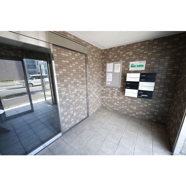 16/18 エントランス