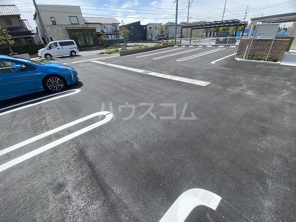 2/3 駐車場