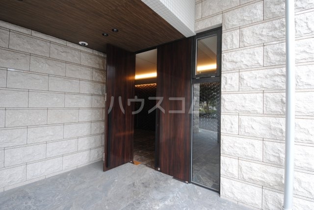 22/30 エントランス