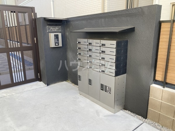 18/20 エントランス