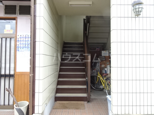 21/29 エントランス