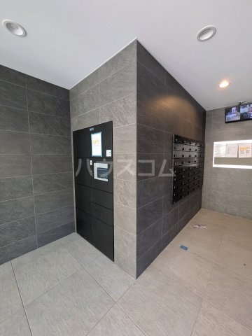 17/23 エントランス