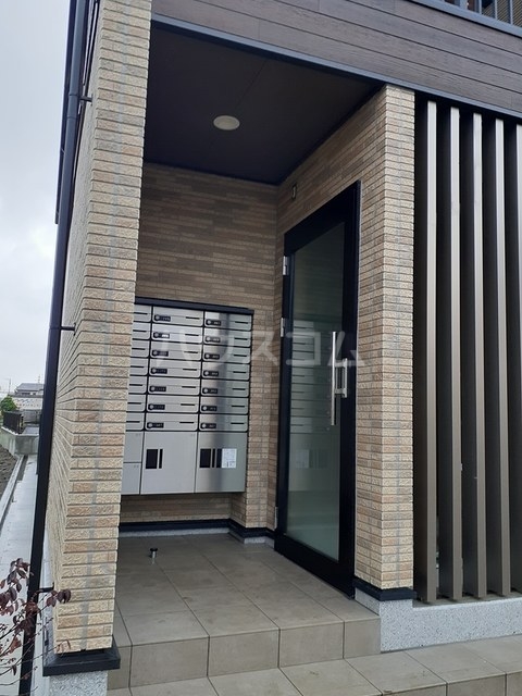 18/24 エントランス