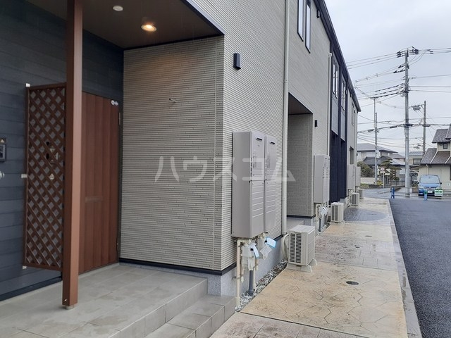 28/30 エントランス