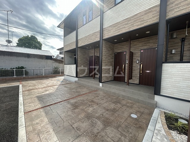 23/30 エントランス