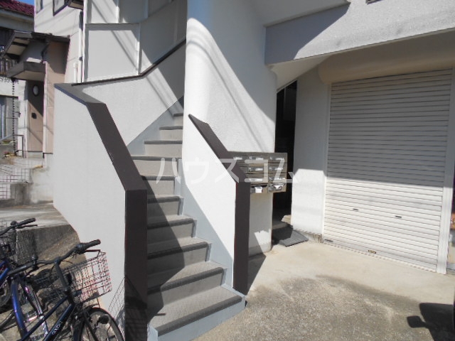 22/25 エントランス