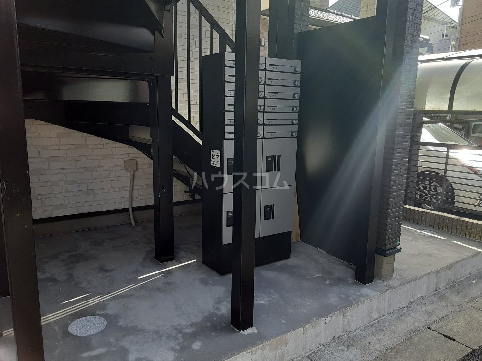 22/25 エントランス