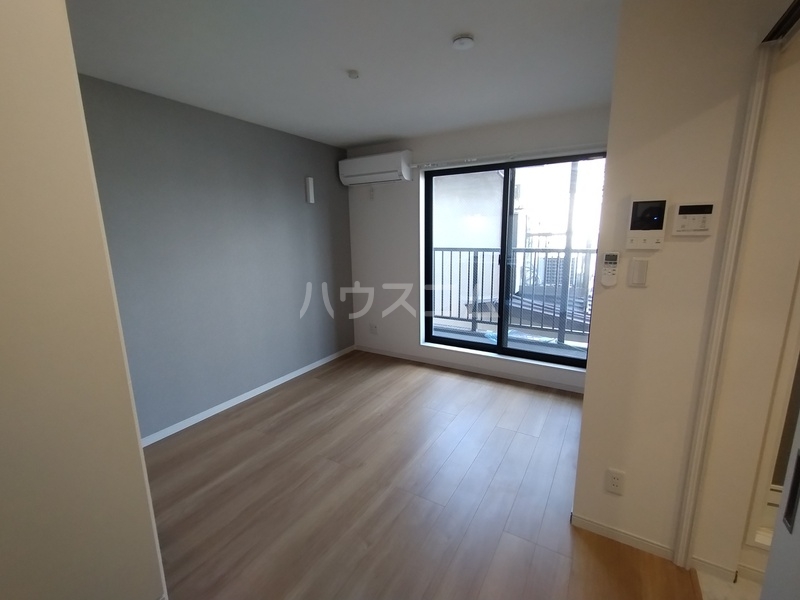 13/18 バルコニー