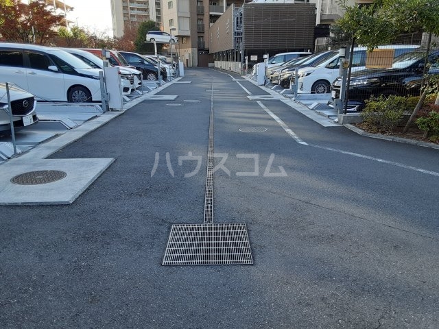 23/30 駐車場
