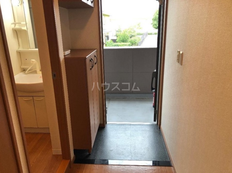 13/30 玄関