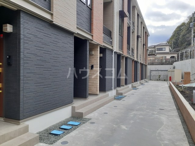 20/27 エントランス