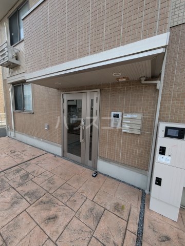 20/30 エントランス