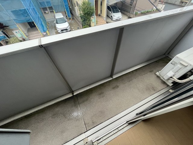 23/30 バルコニー