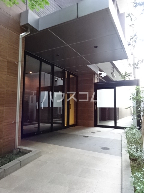 20/30 エントランス