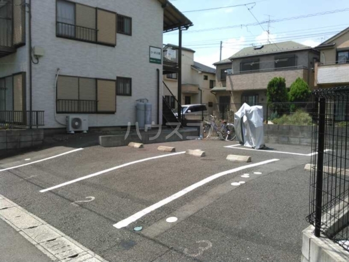 18/28 駐車場