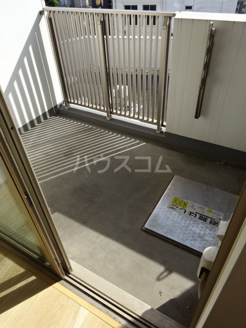 19/27 バルコニー