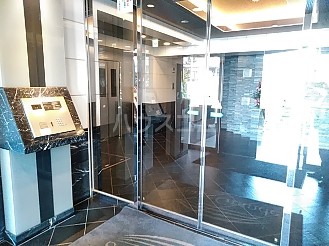 25/30 エントランス