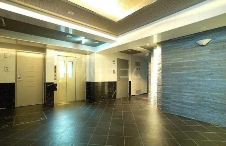 14/23 エントランス