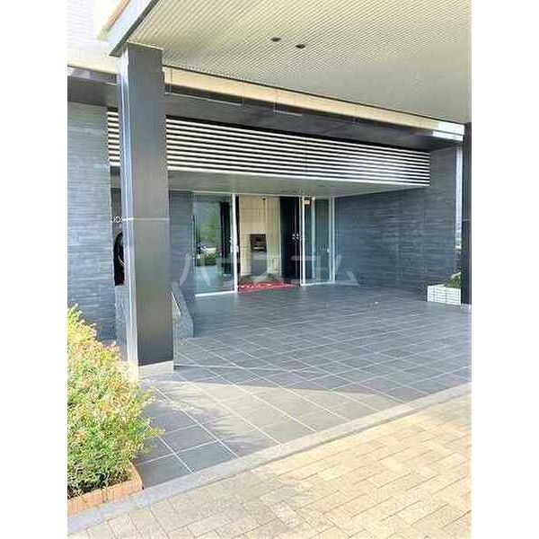 14/22 エントランス