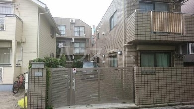 22/23 エントランス