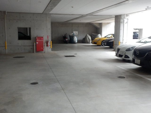 13/20 駐車場