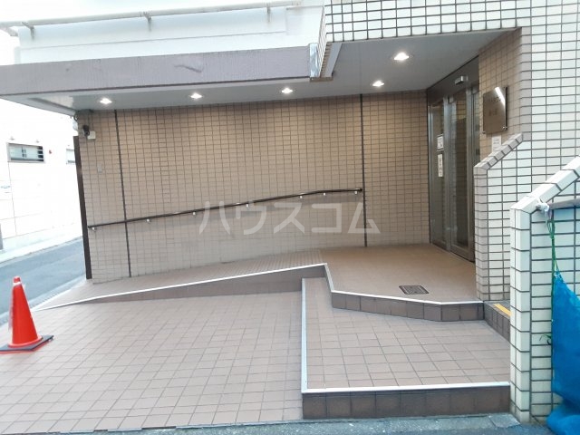 29/30 エントランス