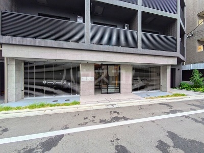 21/28 エントランス