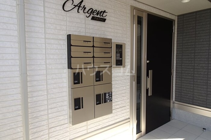 20/30 エントランス