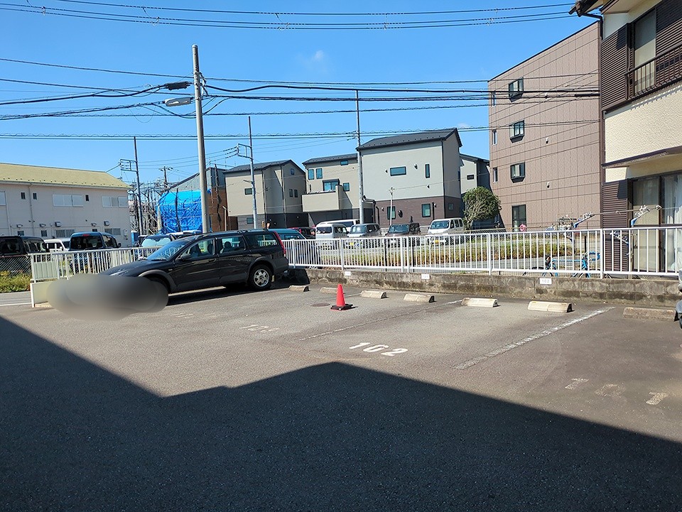28/30 駐車場