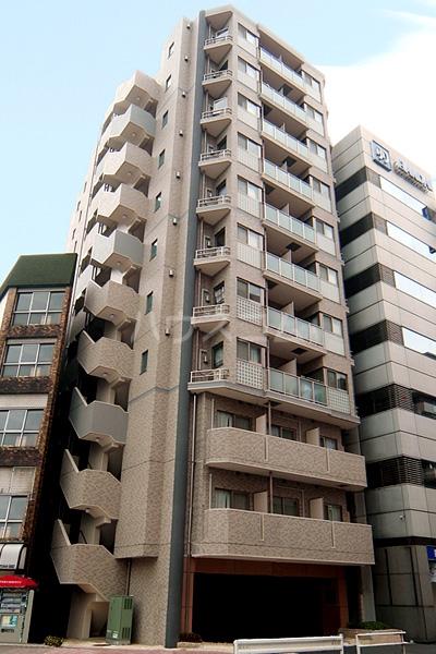 レジディア入谷の外観